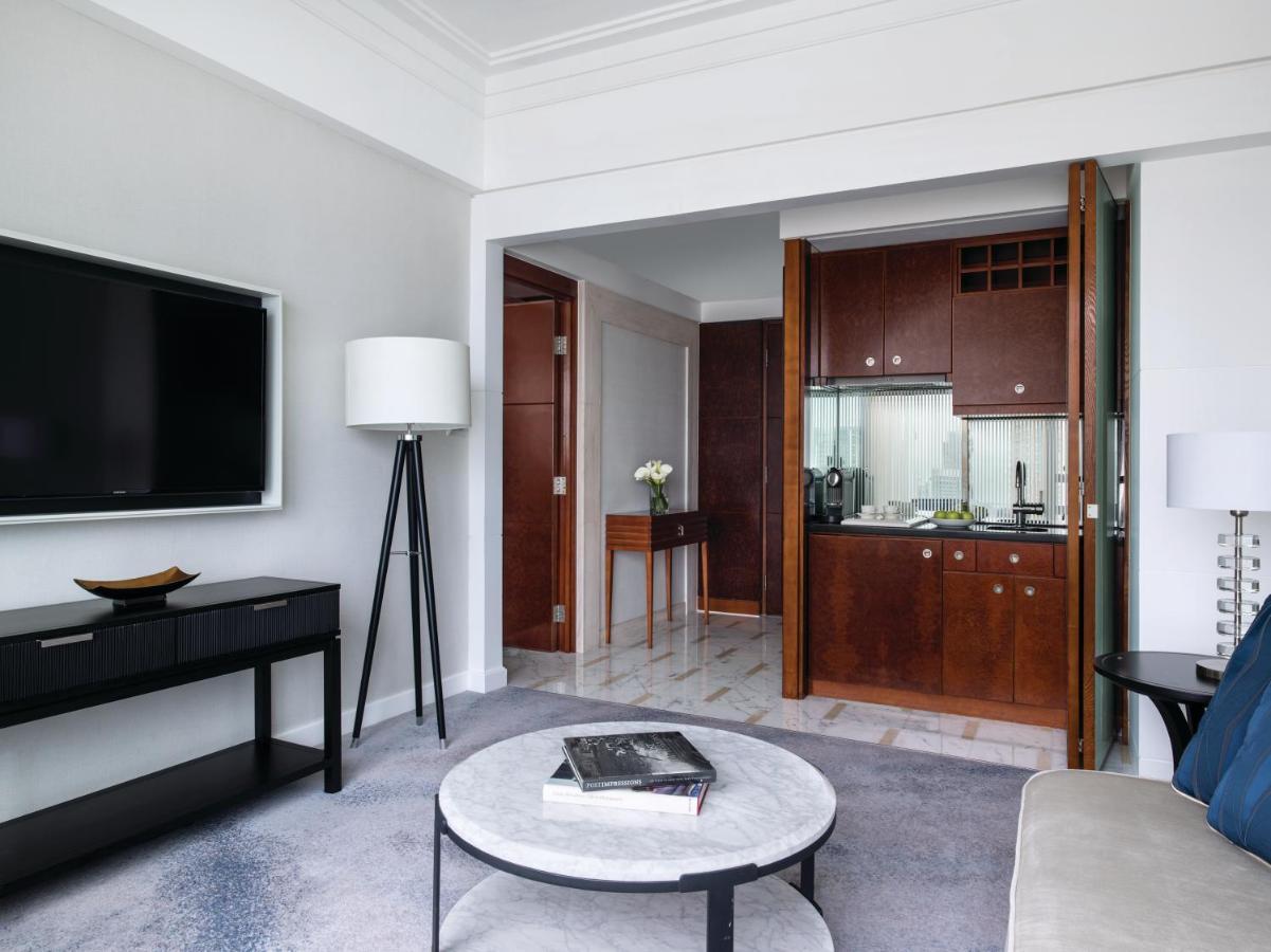 Cordis, Hong Kong Hotel Kültér fotó A suite at the hotel